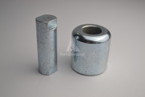 5320-3501109/07 Ось с роликом колодки тормозной 5320-3501109/07